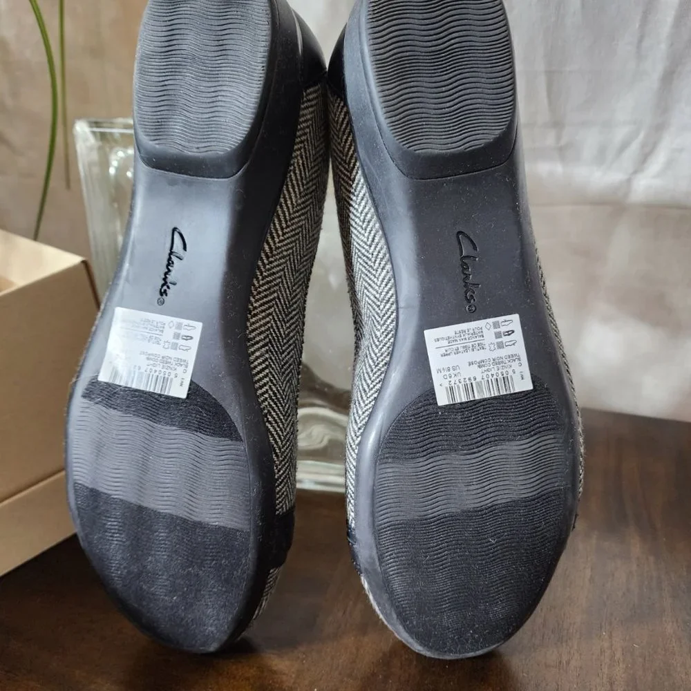Like New Clarks Black Tweed Combo Slip-On Flats - Picture 4 of 10